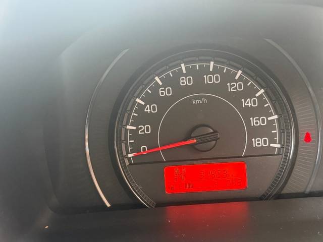 https://images10.gaadi.com/usedgaadi-sellcar/UsedCar/f59a0f90a/4f80cb30-6dea-481f-abac-a3d899ef45dc.jpeg?imwidth=6401