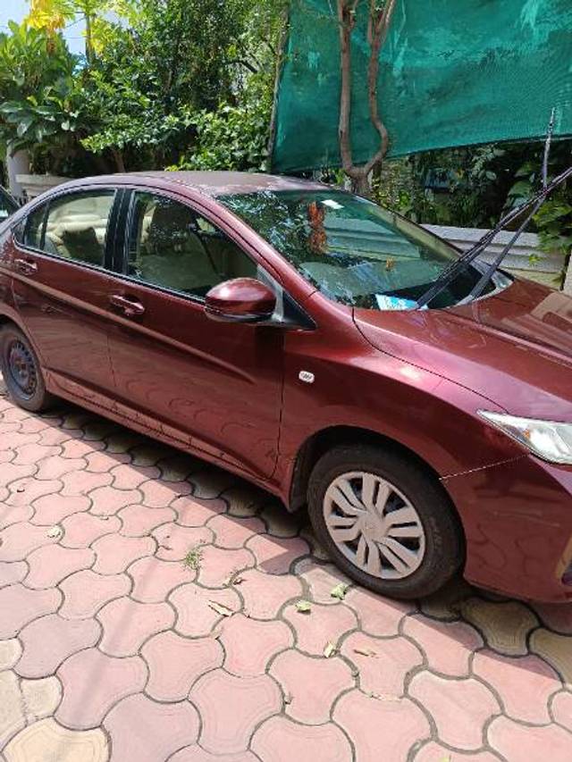 https://images10.gaadi.com/usedgaadi-sellcar/UsedCar/f59a5e95a/699de3e1-ed50-4ab0-a03c-288aafcb6baa.jpg?imwidth=6400