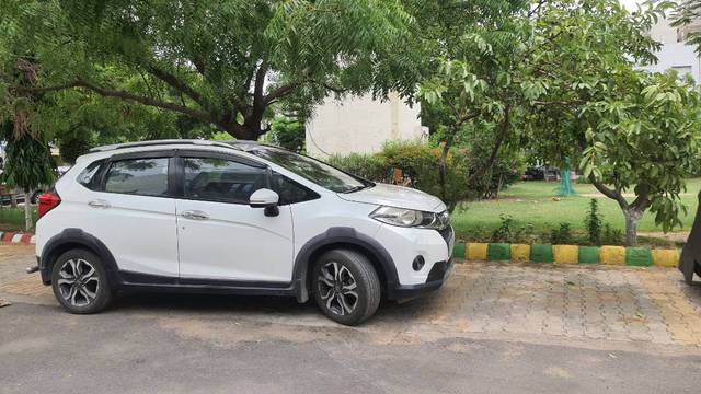 https://images10.gaadi.com/usedgaadi-sellcar/UsedCar/f59a6b86a/e6a0823c-5050-4d55-9f9a-8cc29bcb2a2f.jpg?imwidth=6400