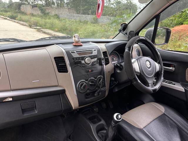 https://images10.gaadi.com/usedgaadi-sellcar/UsedCar/f59ab7e3a/970ca02c-462c-4690-943b-58da2eba8aae.jpeg?imwidth=6401