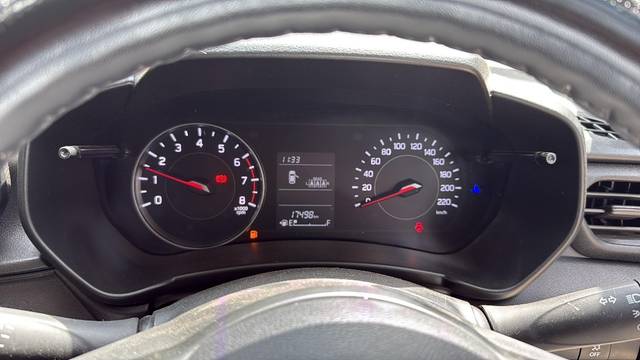 https://images10.gaadi.com/usedgaadi-sellcar/UsedCar/f59ad8dea/c83baae0-eba7-4f2c-9e96-f2810776b650.jpeg?imwidth=6402