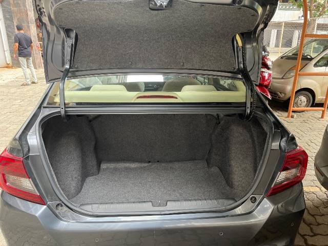 https://images10.gaadi.com/usedgaadi-sellcar/UsedCar/f59bf101a/32bb9dfe-759a-4667-a4c8-64da8bfdb4e8.jpeg?imwidth=6402