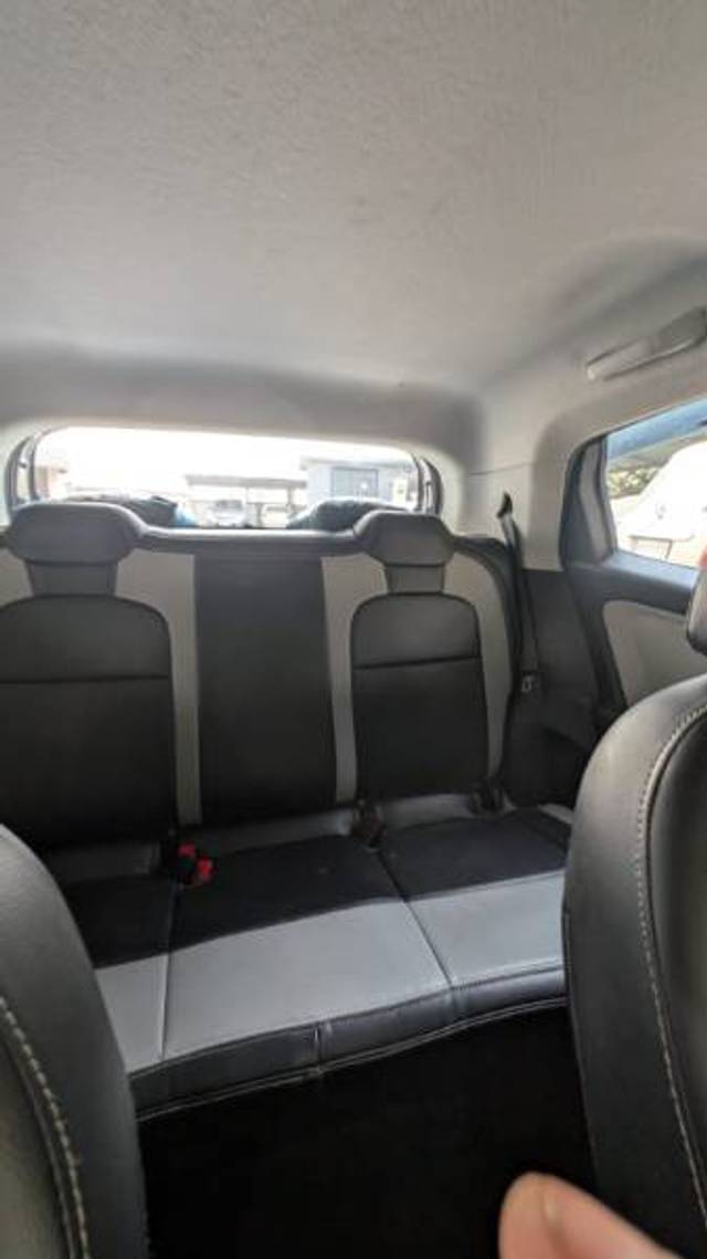 https://images10.gaadi.com/usedgaadi-sellcar/UsedCar/f59c037aa/14aa3f41-d627-4374-8b53-2d22c8a1e657.jpg?imwidth=6401