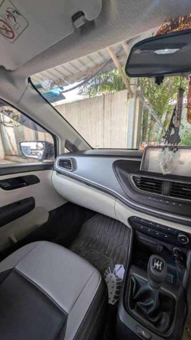 https://images10.gaadi.com/usedgaadi-sellcar/UsedCar/f59c037aa/a31d7193-331a-43f2-b445-434dc7cbe366.jpg?imwidth=6402