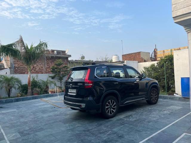 https://images10.gaadi.com/usedgaadi-sellcar/UsedCar/f59c15bfa/05a966b2-81b9-4cb8-bf3f-18ba4fdfb1bf.jpeg?imwidth=6401