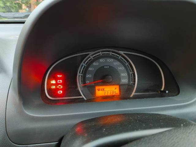 https://images10.gaadi.com/usedgaadi-sellcar/UsedCar/f59c44c8a/644489fe-b663-4195-bdf2-7b1d634d75cd.jpg?imwidth=6402