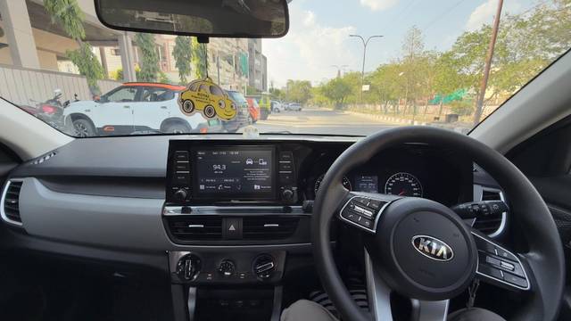 https://images10.gaadi.com/usedgaadi-sellcar/UsedCar/f59c7792a/cbc27d84-6c0b-487d-b3a3-452b141646b6.jpeg?imwidth=6402