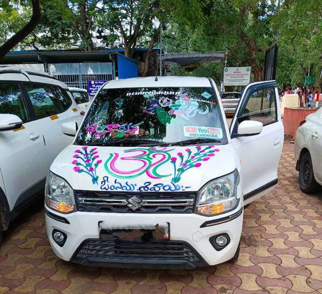 https://images10.gaadi.com/usedgaadi-sellcar/UsedCar/f59cdb6fa/088776a8-fead-42c1-81de-26f42cf15b30.jpg?imwidth=6400