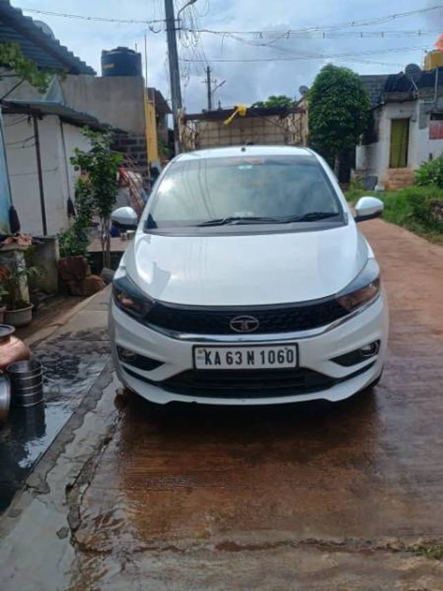 https://images10.gaadi.com/usedgaadi-sellcar/UsedCar/f59d1c8aa/342e1786-6e5a-4c73-8aa7-57b097dd4c26.jpg?imwidth=6401