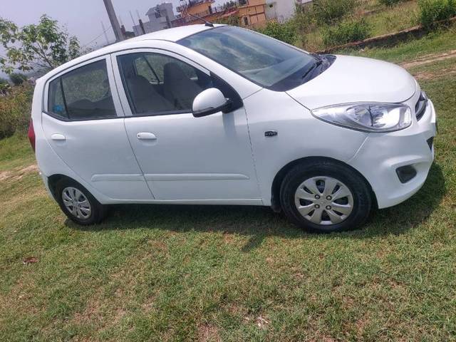 https://images10.gaadi.com/usedgaadi-sellcar/UsedCar/f59dc536a/8ce8a978-6254-4158-aff1-fa08d4271b5f.jpg?imwidth=6401