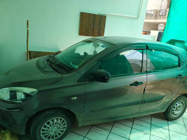 https://images10.gaadi.com/usedgaadi-sellcar/UsedCar/f59dff48a/5ac1b5e8-b3dc-4bb2-9266-4600b40e6cde.jpg?imwidth=6400