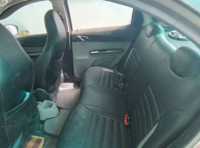 https://images10.gaadi.com/usedgaadi-sellcar/UsedCar/f59dff48a/5edca610-ebeb-49fb-93de-dfeb6592249b.jpg?imwidth=6401