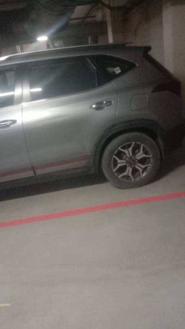 https://images10.gaadi.com/usedgaadi-sellcar/UsedCar/f59e33bba/51c5de9c-318f-4783-ae64-e1afd9d7cc80.jpg?imwidth=6401