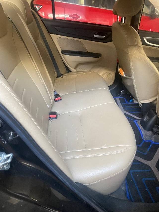 https://images10.gaadi.com/usedgaadi-sellcar/UsedCar/f59e51e4a/81c64978-360c-4086-b705-aea22ce626a4.jpeg?imwidth=6401