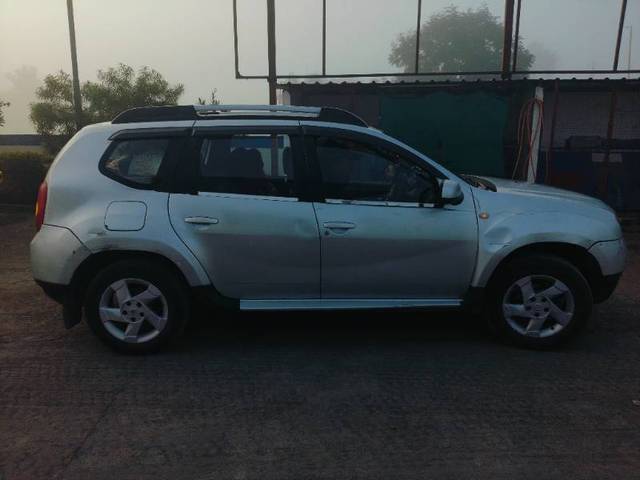 https://images10.gaadi.com/usedgaadi-sellcar/UsedCar/f59e98f3a/db82b1f3-694b-47de-9563-05f6a463bda4.jpg?imwidth=6401