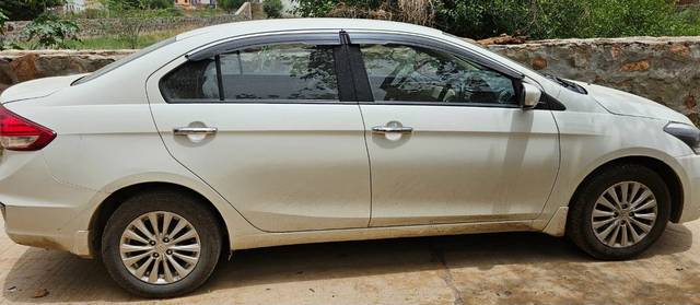 https://images10.gaadi.com/usedgaadi-sellcar/UsedCar/f59efbeaa/9604dd19-a937-4e49-b944-109c8f5c7027.jpg?imwidth=6400