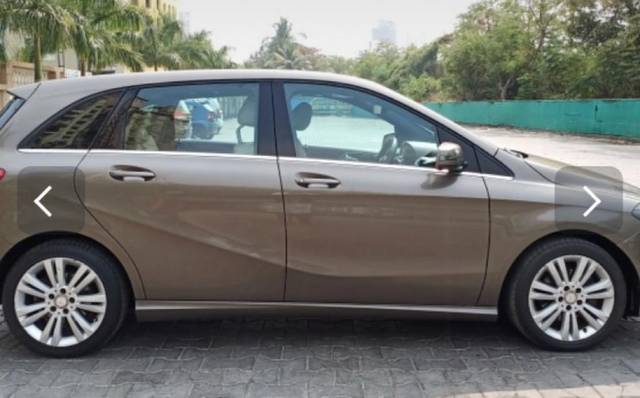 https://images10.gaadi.com/usedgaadi-sellcar/UsedCar/f59f1164a/b803e55e-3148-4dd4-8348-a27ccad22ab8.jpeg?imwidth=6401
