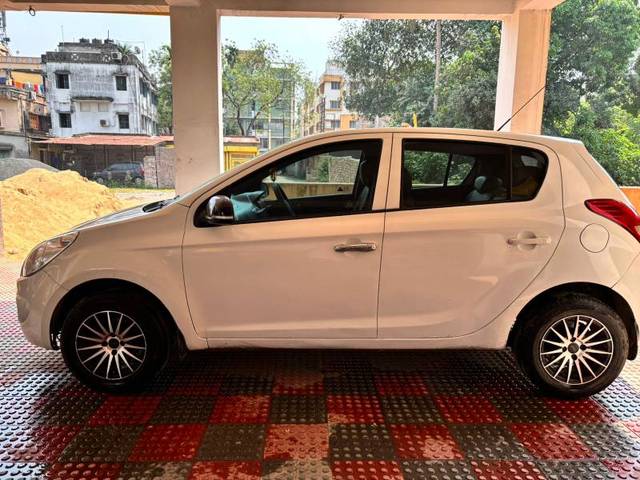 https://images10.gaadi.com/usedgaadi-sellcar/UsedCar/f59f1267a/fd898dbf-69a2-44c8-b603-fbd70354bf6f.jpg?imwidth=6401