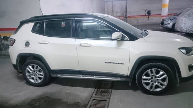 https://images10.gaadi.com/usedgaadi-sellcar/UsedCar/f59f1660a/7c992822-8b36-4fa1-ad7a-cfce37123389.jpeg?imwidth=6401