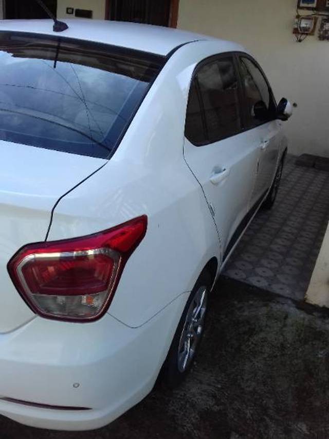 https://images10.gaadi.com/usedgaadi-sellcar/UsedCar/f59f3e75-5107-43be-9fcc-77f995b349f1/4e1ad24e-6f9f-4cd0-9eb7-eedf6ed141b8.jpg?imwidth=6401