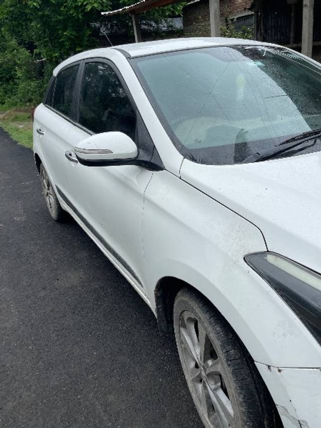 https://images10.gaadi.com/usedgaadi-sellcar/UsedCar/f59f5b67a/151613ef-13be-4eaf-8771-89c0e1b42a98.jpeg?imwidth=6400