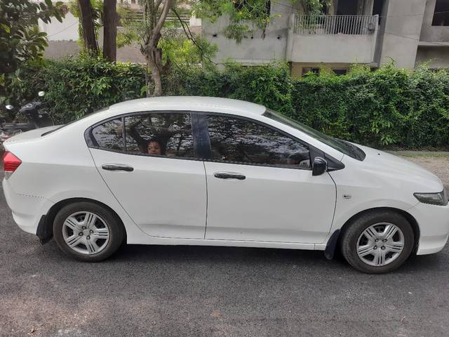 https://images10.gaadi.com/usedgaadi-sellcar/UsedCar/f5a01d6ba/a1e6d39b-3d3d-4e0c-99bb-8fdbfbf616b2.jpg?imwidth=6401