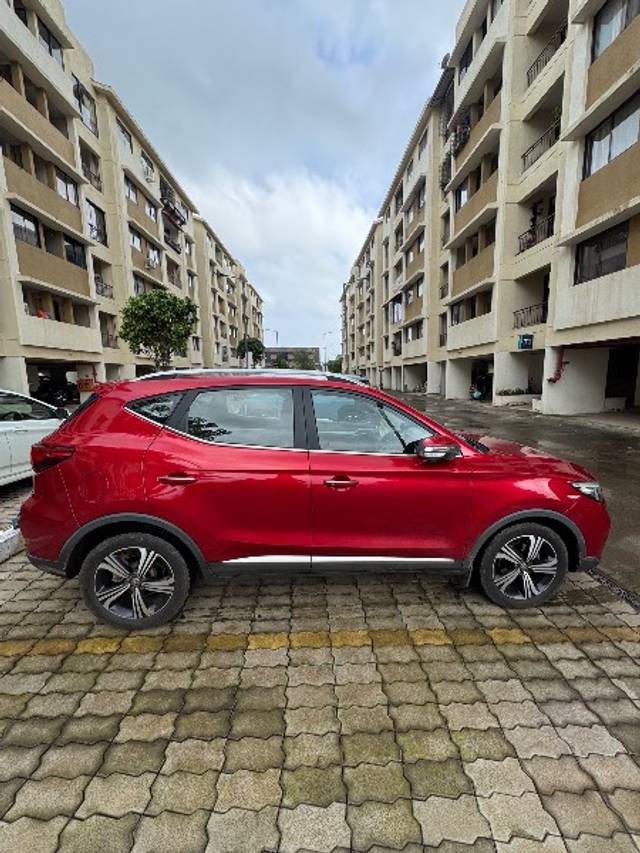https://images10.gaadi.com/usedgaadi-sellcar/UsedCar/f5a05097a/572681bd-67b9-47cd-9c87-6204ac1c5cc8.jpeg?imwidth=6402