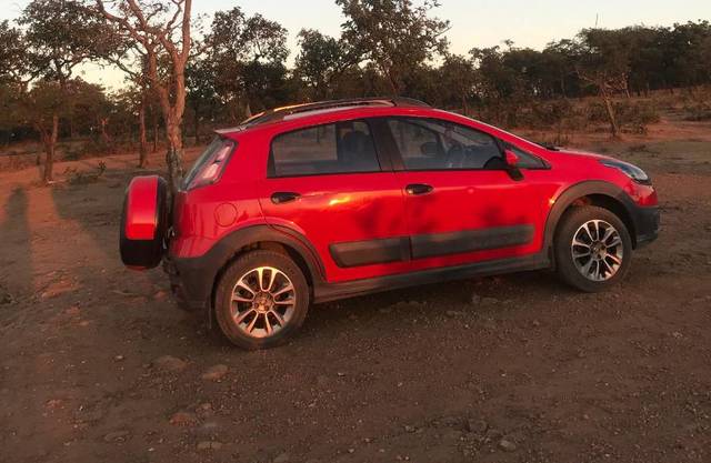 https://images10.gaadi.com/usedgaadi-sellcar/UsedCar/f5a243d4a/e784f21f-38c9-4c56-acee-bbdffd52c65f.jpg?imwidth=6402