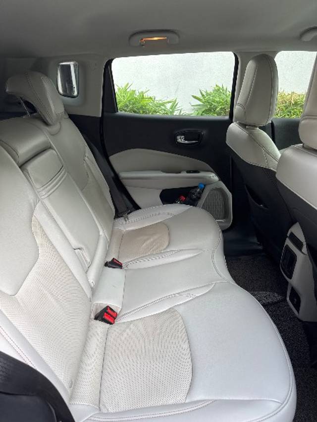 https://images10.gaadi.com/usedgaadi-sellcar/UsedCar/f5a25585a/0a146f76-447b-4fd7-831e-779204331842.jpg?imwidth=6401