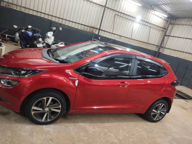 https://images10.gaadi.com/usedgaadi-sellcar/UsedCar/f5a29b6aa/ffca8d43-d35b-42cb-bdd5-58eb3927a368.jpg?imwidth=6400