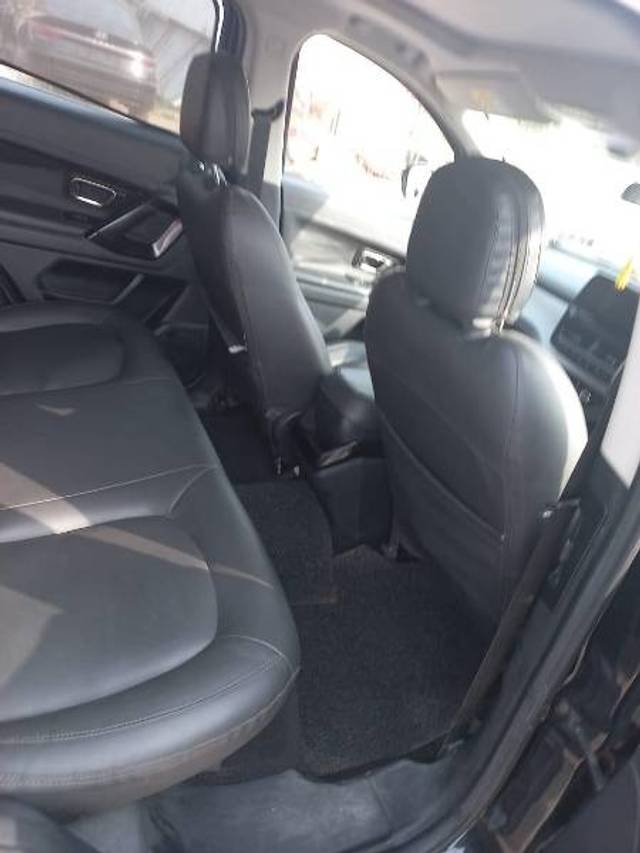 https://images10.gaadi.com/usedgaadi-sellcar/UsedCar/f5a2b63ba/0d4eabd1-8fcc-4cfc-b99c-ed00bbd54d9b.jpg?imwidth=6402