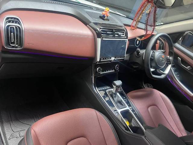 https://images10.gaadi.com/usedgaadi-sellcar/UsedCar/f5a32b18a/237dcd82-394e-44b7-a6ab-bbddd3dd53ca.jpeg?imwidth=6402