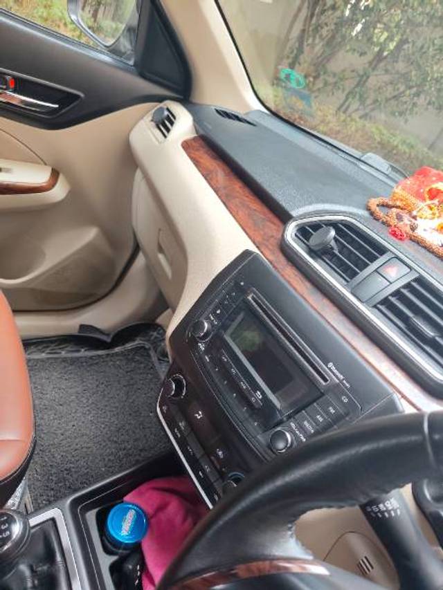 https://images10.gaadi.com/usedgaadi-sellcar/UsedCar/f5a33abca/6e5d14b8-34f8-4fa9-a8b4-b1c864ff551a.jpg?imwidth=6402