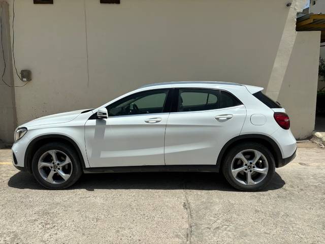 https://images10.gaadi.com/usedgaadi-sellcar/UsedCar/f5a365c7a/87a33560-b3f9-4807-92b7-4dabb5775572.jpeg?imwidth=6402