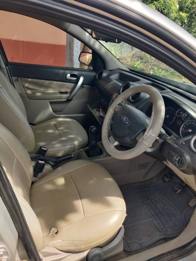 https://images10.gaadi.com/usedgaadi-sellcar/UsedCar/f5a3b8bba/b43cb59a-5888-43d0-9ed7-c6a38becdb1a.jpg?imwidth=6401