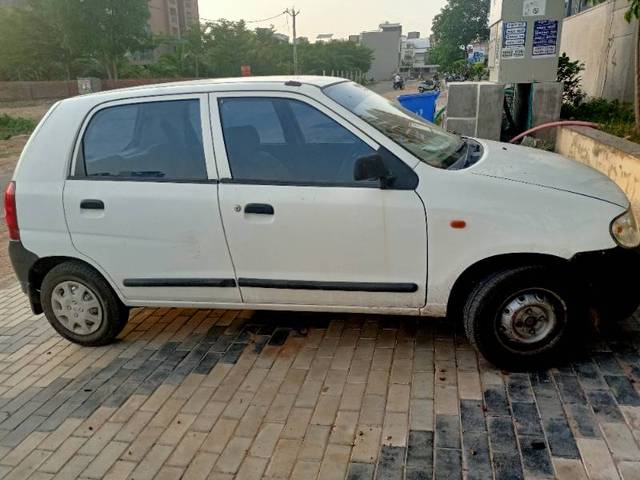 https://images10.gaadi.com/usedgaadi-sellcar/UsedCar/f5a42e8ca/68bec5e2-4d02-4e12-8cfd-b2a0217e400c.jpg?imwidth=6400