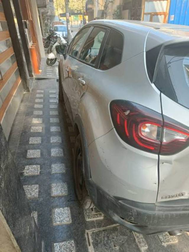 https://images10.gaadi.com/usedgaadi-sellcar/UsedCar/f5a46a7ba/019c2f6f-ca1e-43a4-8e7e-405797f14dbf.jpeg?imwidth=6401