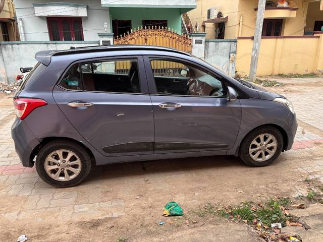 https://images10.gaadi.com/usedgaadi-sellcar/UsedCar/f5a477f9a/01b5972c-35fb-4c12-98be-ad6b12122e55.jpeg?imwidth=6401