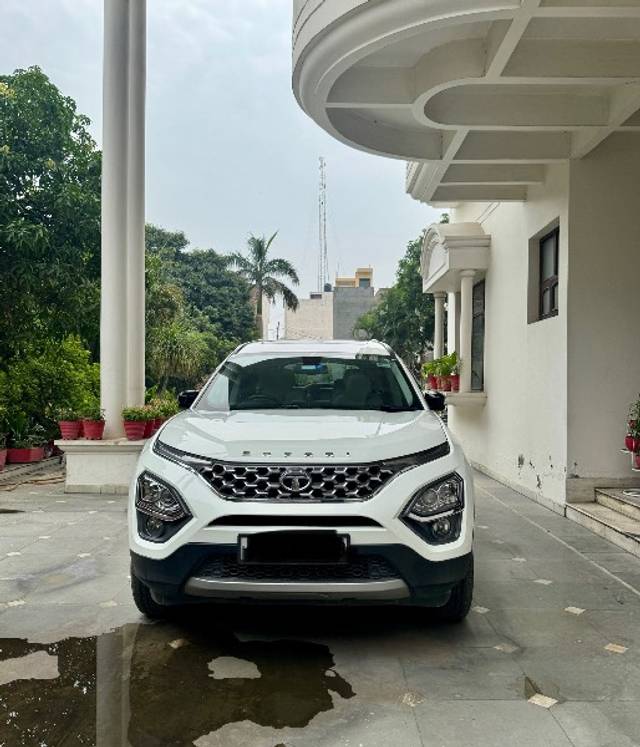 https://images10.gaadi.com/usedgaadi-sellcar/UsedCar/f5a5b532a/80b3830c-6a49-403a-b34c-e624767e21e4.jpeg?imwidth=6402