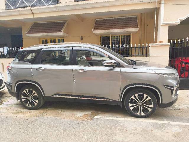 https://images10.gaadi.com/usedgaadi-sellcar/UsedCar/f5a6b47ea/3af40368-6609-4285-9711-c861da68e7ce.jpg?imwidth=6401