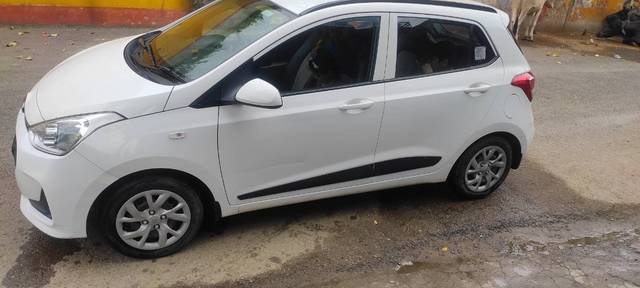 https://images10.gaadi.com/usedgaadi-sellcar/UsedCar/f5a7658ba/1467ba32-9afc-42f2-a9c0-510c47f66565.jpg?imwidth=6402