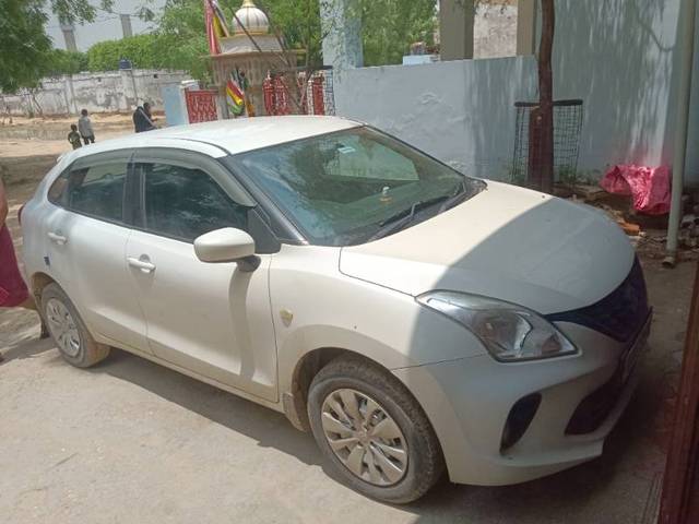 https://images10.gaadi.com/usedgaadi-sellcar/UsedCar/f5a872cba/ca4b4f9b-7071-450c-8ae6-42e824cdaede.jpg?imwidth=6401