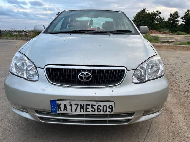 https://images10.gaadi.com/usedgaadi-sellcar/UsedCar/f5a8c981a/034dc30d-6097-4ef8-ae63-275e03c04fce.jpeg?imwidth=6400