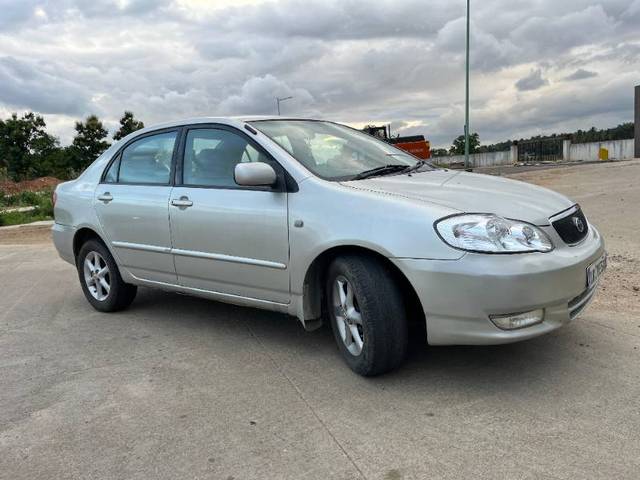 https://images10.gaadi.com/usedgaadi-sellcar/UsedCar/f5a8c981a/2159ad2d-abd4-47f5-8371-46091fea8c6a.jpeg?imwidth=6402