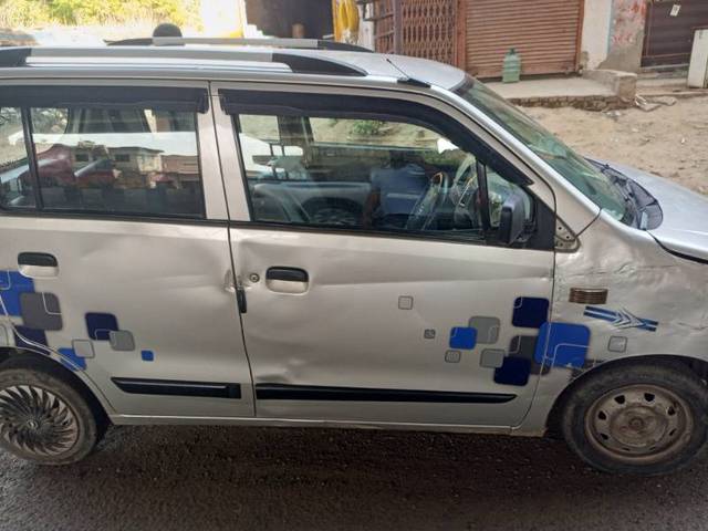 https://images10.gaadi.com/usedgaadi-sellcar/UsedCar/f5a91a5da/11db6eb8-4d95-4ede-b95a-694240ef52ca.jpg?imwidth=6401