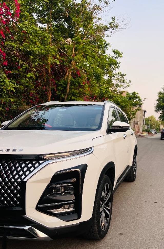https://images10.gaadi.com/usedgaadi-sellcar/UsedCar/f5a9692fa/d6bce45a-c799-44c1-81e2-5b4889177813.jpeg?imwidth=6400