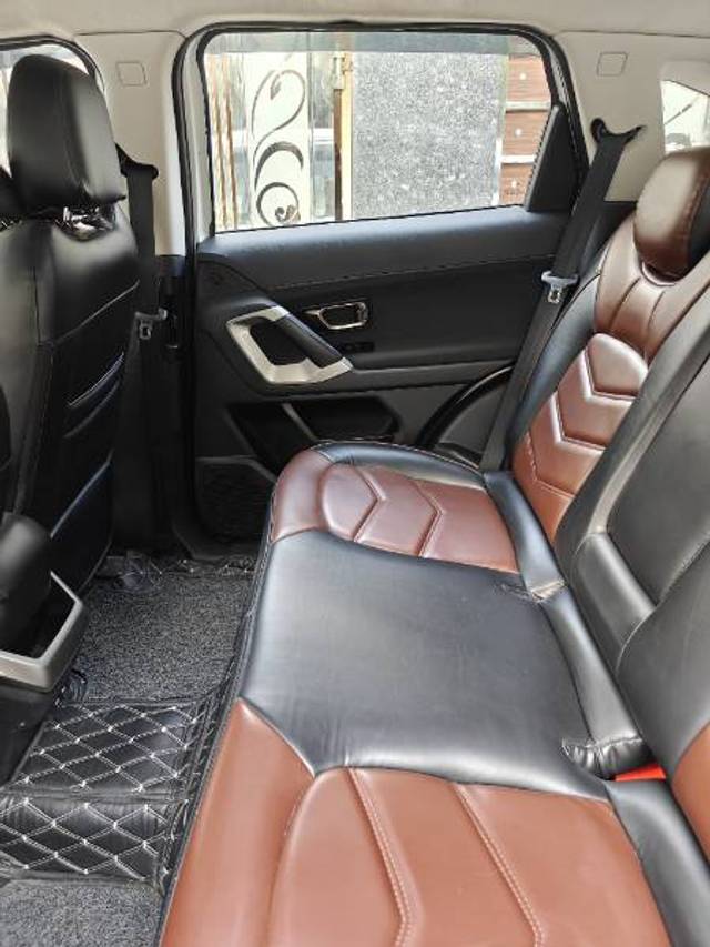https://images10.gaadi.com/usedgaadi-sellcar/UsedCar/f5a97dada/636f8323-dd40-4fa6-bf76-27791fc68b56.jpg?imwidth=6401