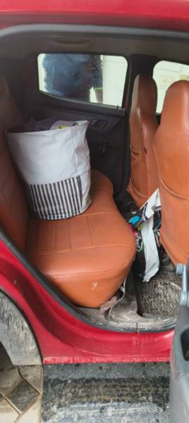 https://images10.gaadi.com/usedgaadi-sellcar/UsedCar/f5a9a7fea/9803c244-de53-4faa-97a4-2add5f5536bf.jpg?imwidth=6401