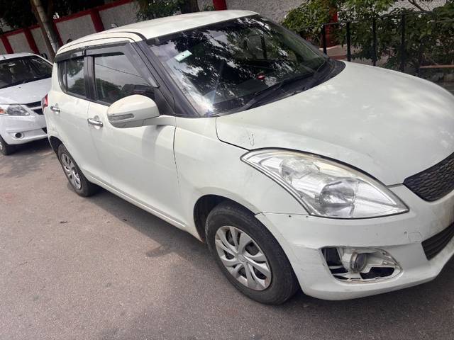 https://images10.gaadi.com/usedgaadi-sellcar/UsedCar/f5a9b96fa/13b15f46-3f9c-4de0-8e6d-e380ce676505.jpeg?imwidth=6400