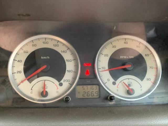 https://images10.gaadi.com/usedgaadi-sellcar/UsedCar/f5aa2b48a/cd0a2a6c-2fbc-4f8e-b579-06785070da1a.jpg?imwidth=6401
